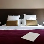 Les Du Château De Lastours Couette-café 3*
