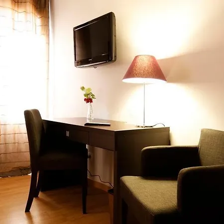 Chateau De Lastours - Le Bed & Breakfast