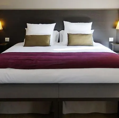 Chateau De Lastours - Le