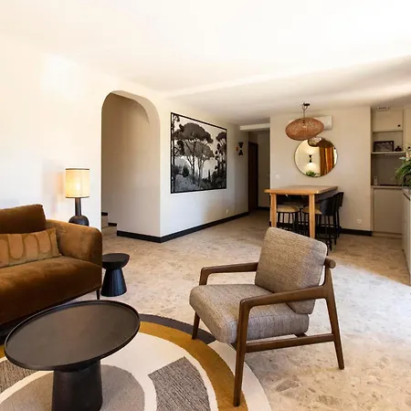 Chateau De Lastours - Le B&B 4*