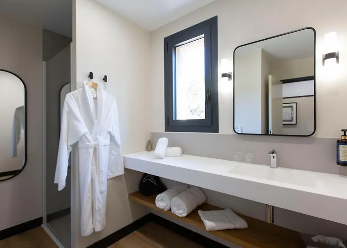 Chateau De Lastours - Le Bed and Breakfast Portel-des-Corbieres