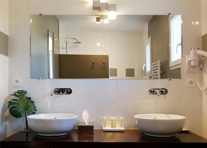 Chateau De Lastours - Le Bed & Breakfast Portel-des-Corbieres