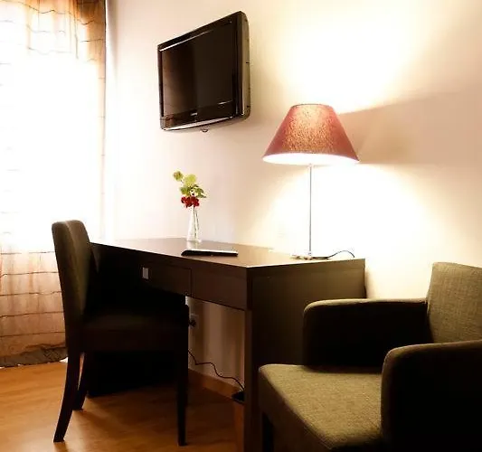 Chateau De Lastours - Le Bed & Breakfast