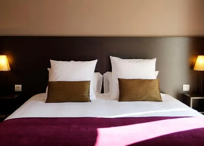 Chateau De Lastours - Le