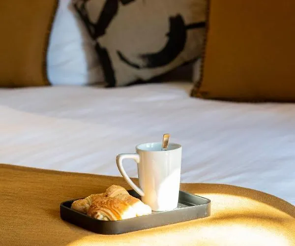 Chateau De Lastours - Le