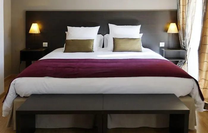 Chateau De Lastours - Le