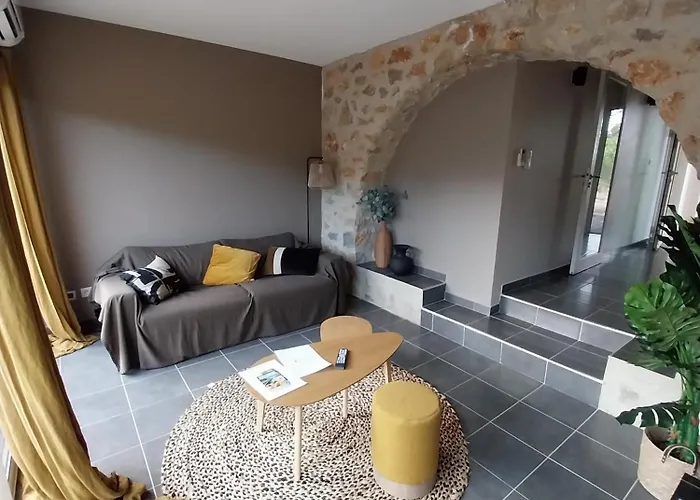 Bed and Breakfast Chateau De Lastours - Le