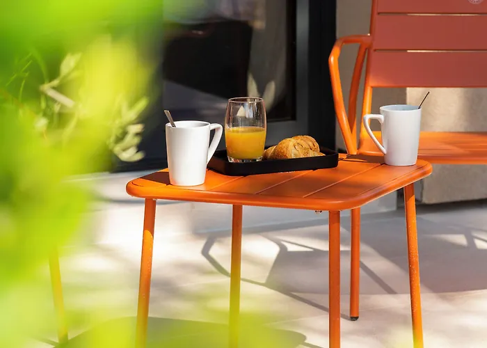 Les Du Château De Lastours Couette-café